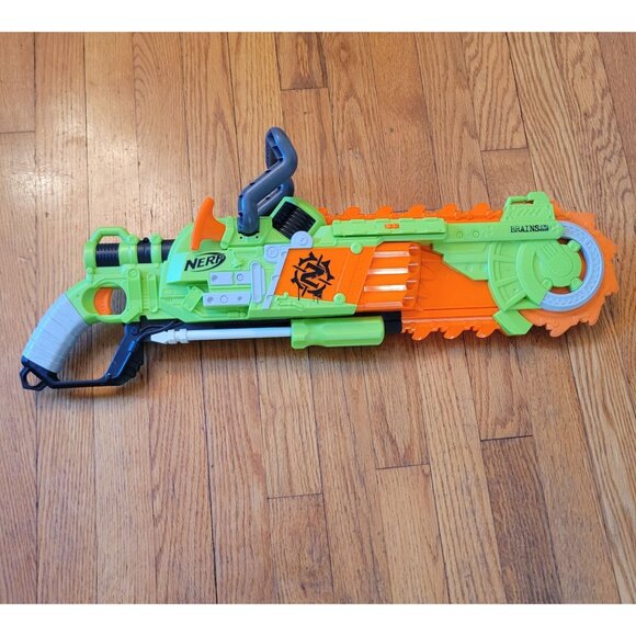 Nerf Zombie Strike Brainsaw Blaster Chainsaw Toy Gift Orange Green - Picture 1 of 7